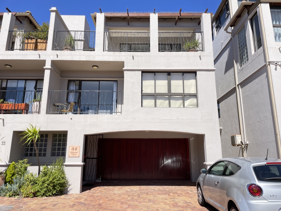 To Let 3 Bedroom Property for Rent in Bloubergstrand Western Cape